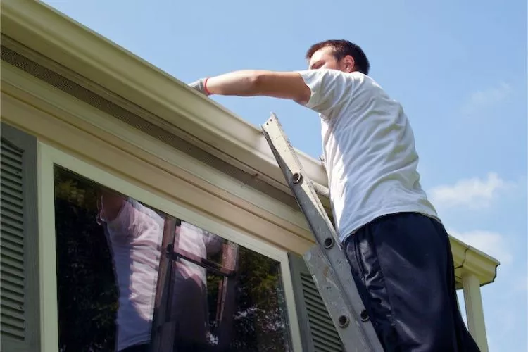 Can you lean ladder against gutter