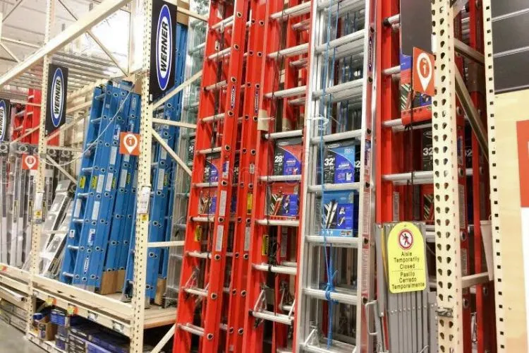 Do fiberglass ladders conduct electricity