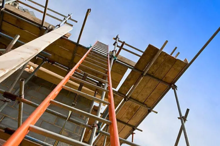 How to make scaffolding with ladders