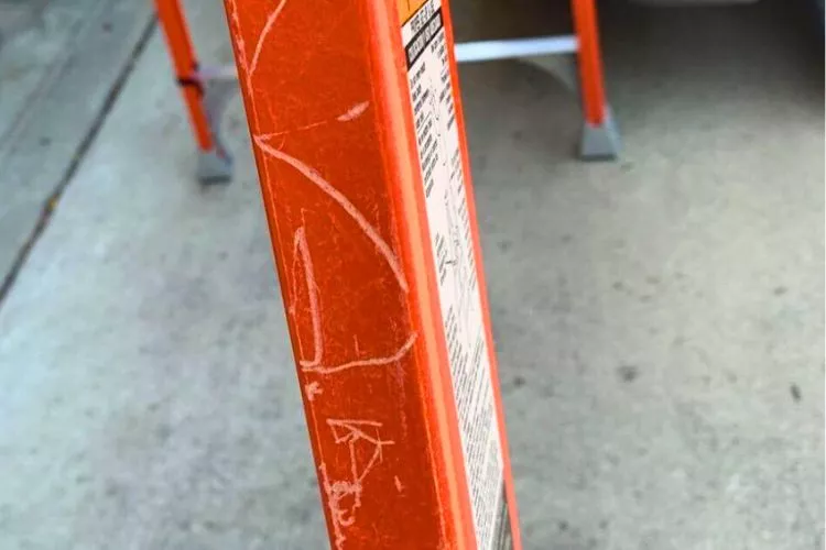 How To Stop A Fiberglass Ladder From Shedding