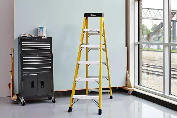 Why Do Electricians Use Fiberglass Ladders