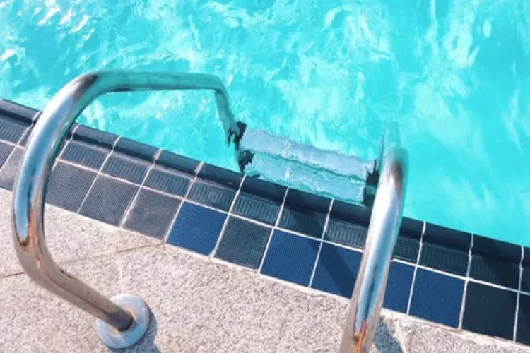 Pool Ladders and UV Resistance
