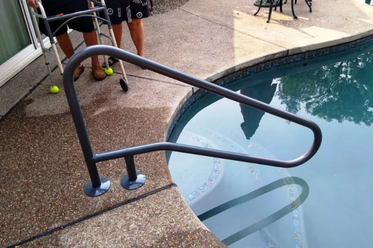Top Recommended Pool Ladders for Saltwater Pools