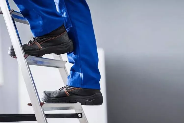 Why Ladder Training & Certification is Essential