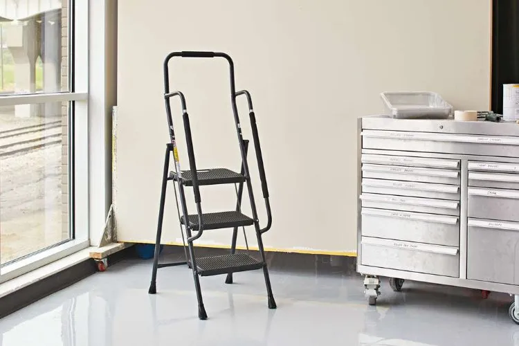 Different Kinds of Step Ladders with Handrails