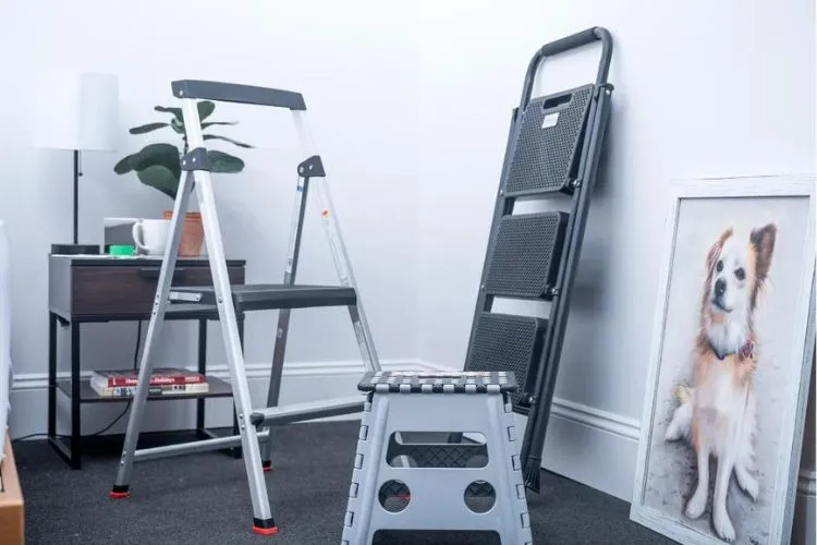 Pros and Cons of Foldable Step Ladders