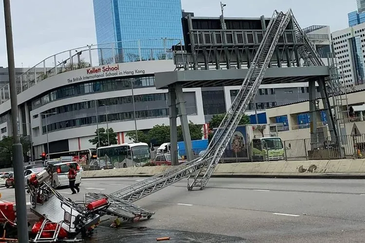 Hong Kong Traffic Diruption- Firetruck"